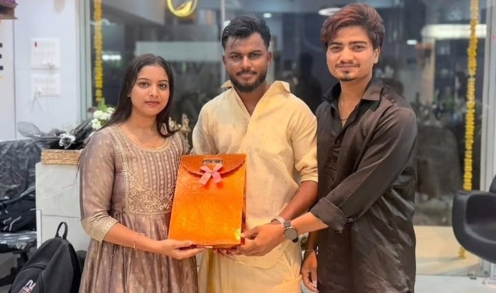 A VUE Salon celebration moment